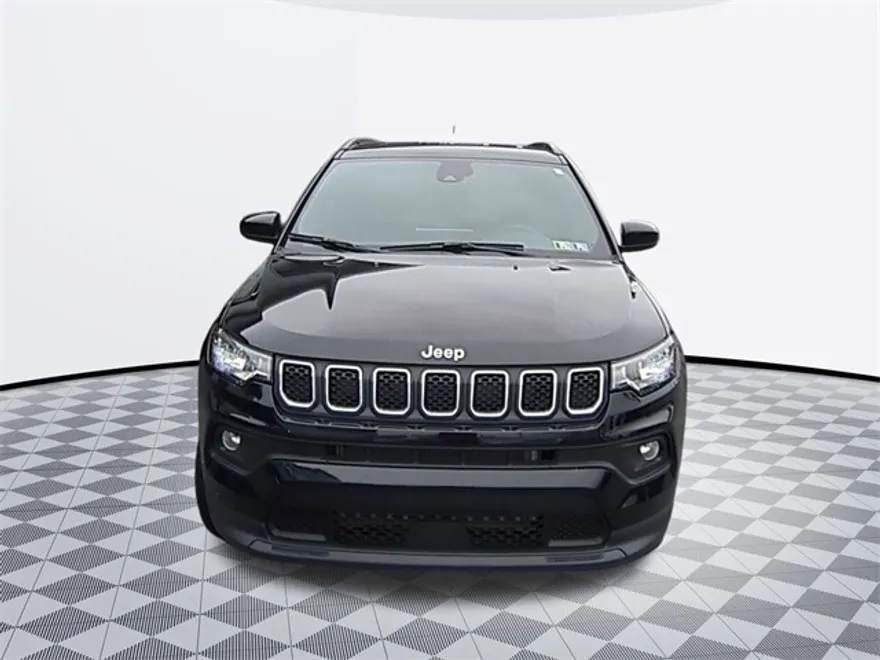 2024 Jeep Compass Latitude photo 1