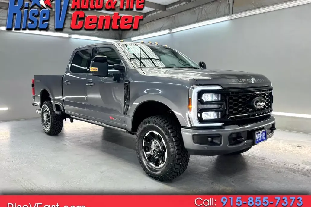 2025 Ford F-350 Lariat photo 1