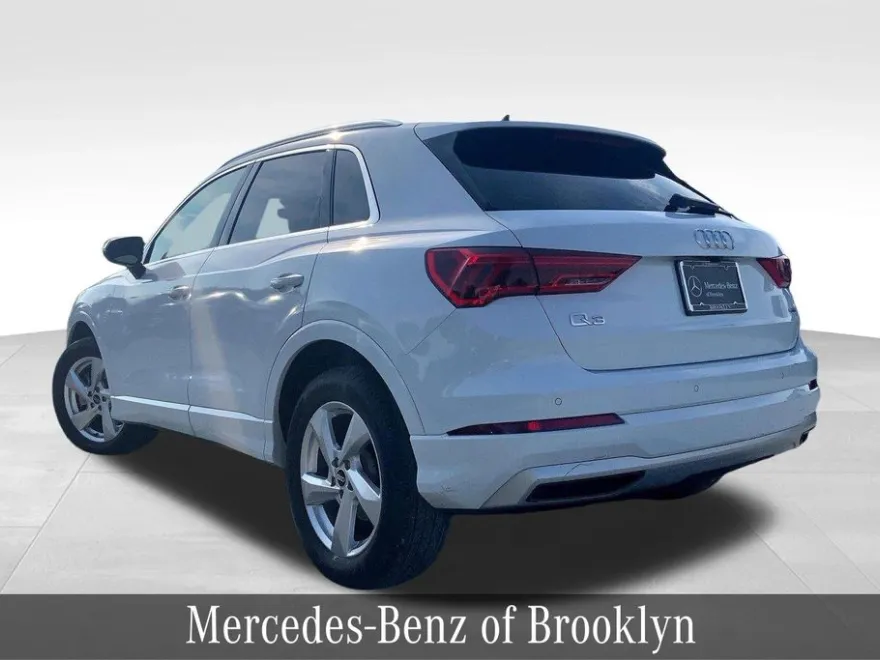 2022 Audi Q3 Premium Plus photo 1