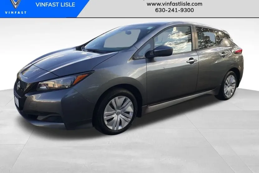 2023 Nissan Leaf S photo 1