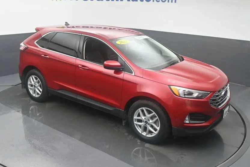 2021 Ford Edge SEL photo 1