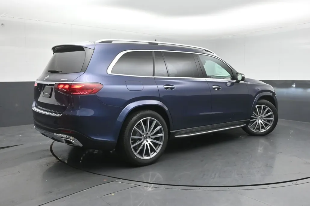 2026 Mercedes Benz GLS 450 4MATIC photo 1