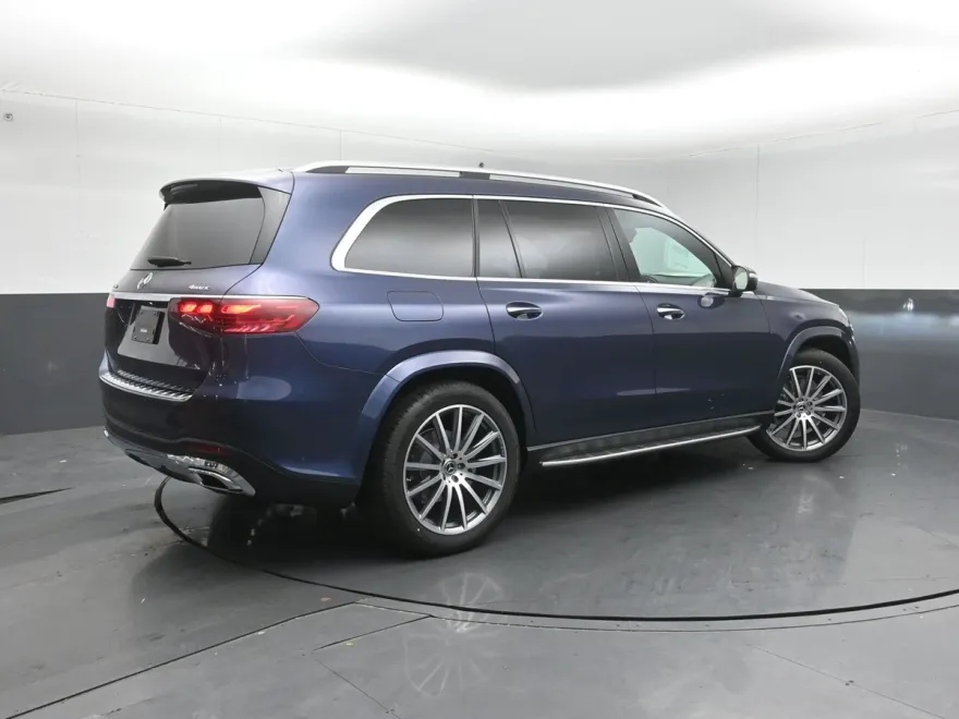 2026 Mercedes Benz GLS 450 4MATIC photo 1