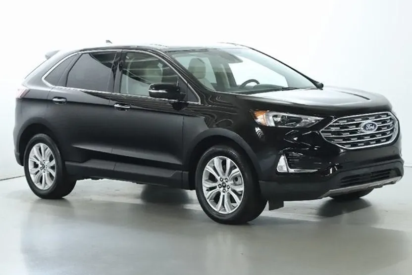 2023 Ford Edge Titanium photo 1