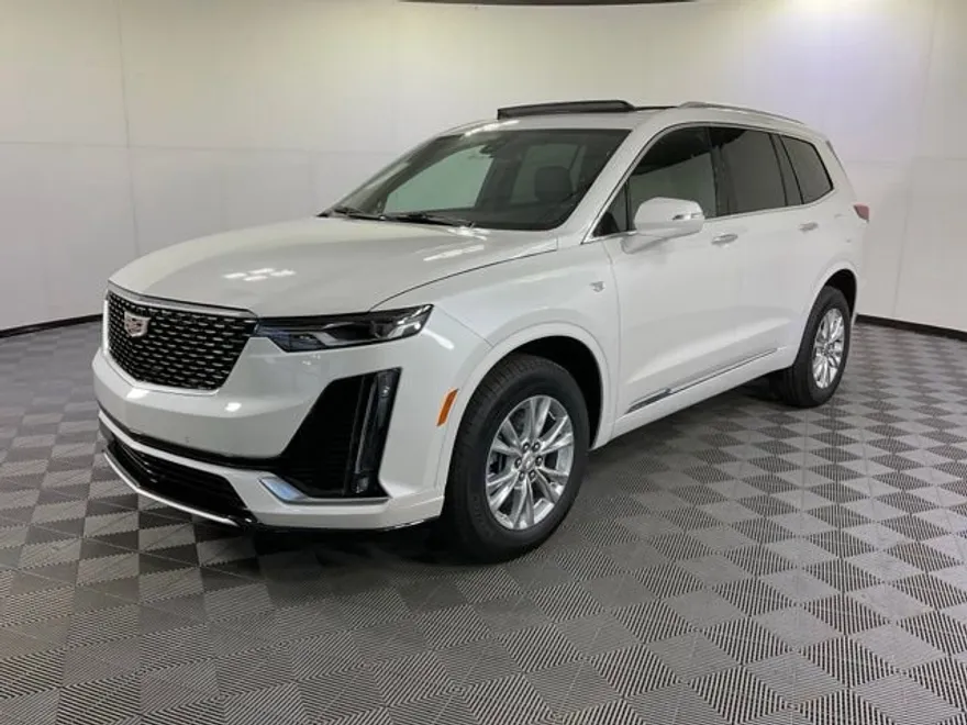 2025 Cadillac XT6 Luxury photo 1