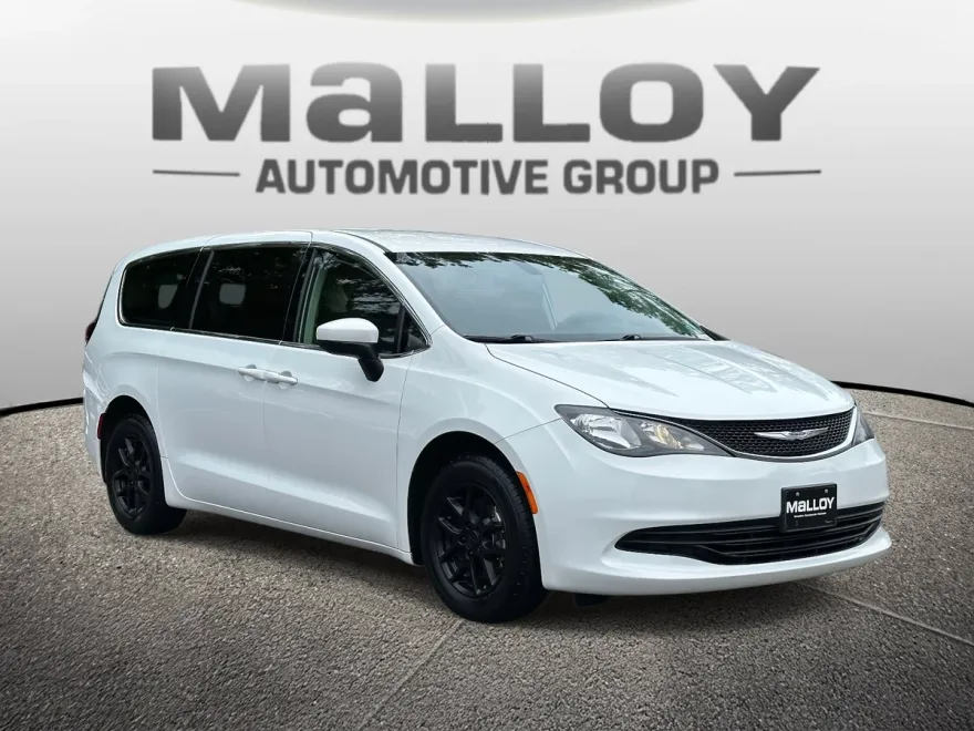 2019 Chrysler Pacifica LX photo 1
