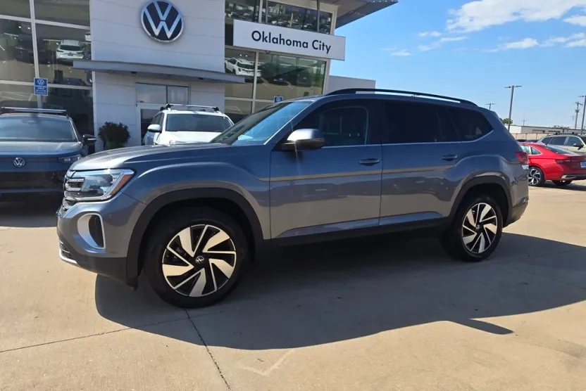 2024 Volkswagen Atlas SE Technology photo 1