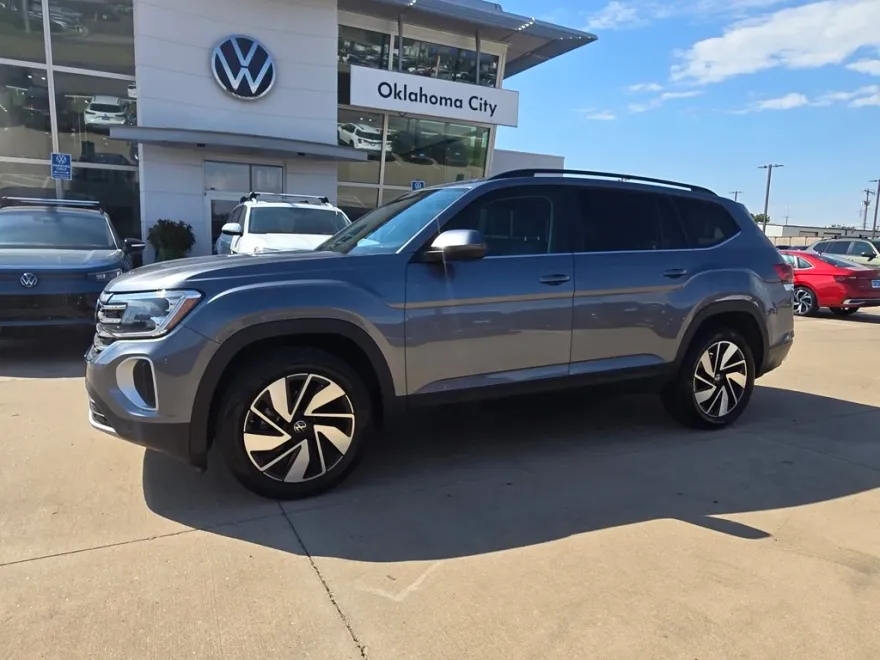 2024 Volkswagen Atlas SE Technology photo 1