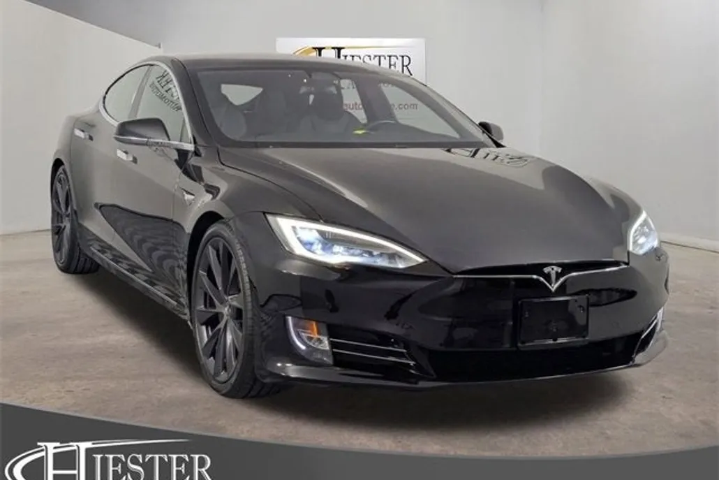 2021 Tesla Model S Performance photo 1