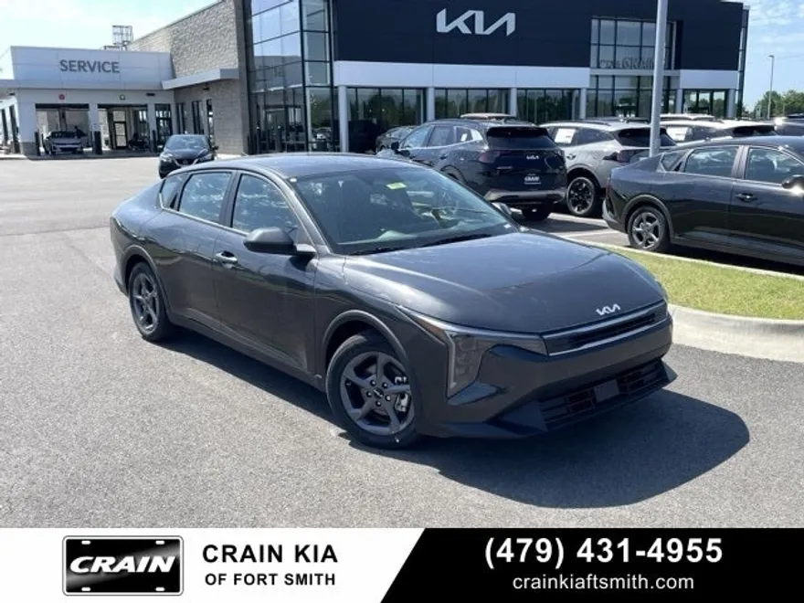 2025 Kia K4 LXS photo 1