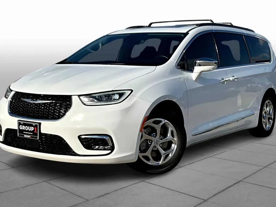 2022 Chrysler Pacifica Limited photo 1