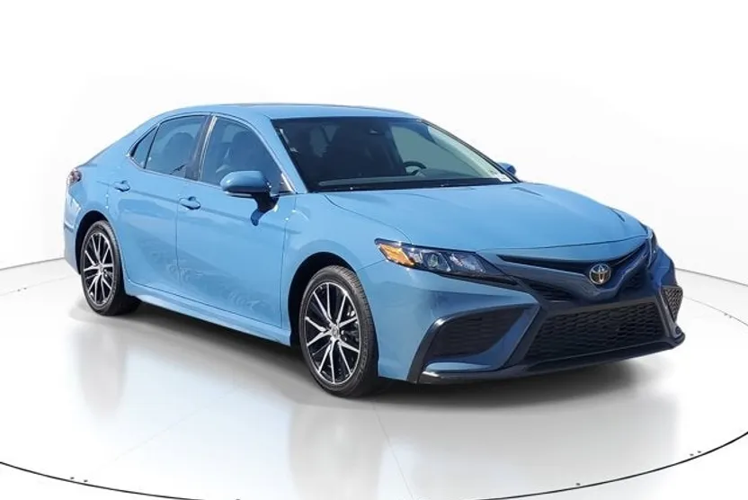 2023 Toyota Camry SE photo 1
