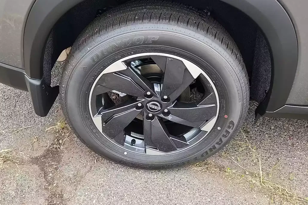 2026 Nissan Rogue SV photo 1