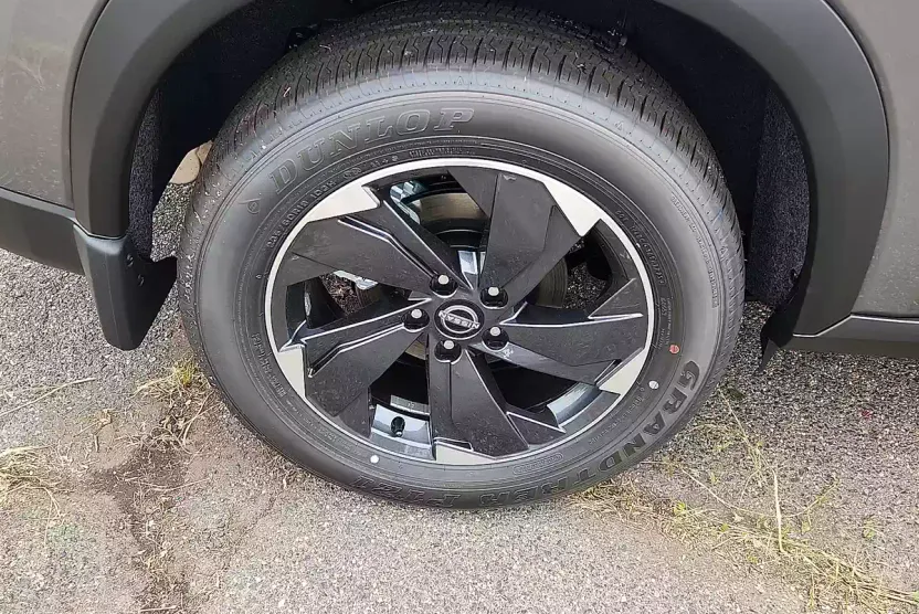 2026 Nissan Rogue SV photo 1