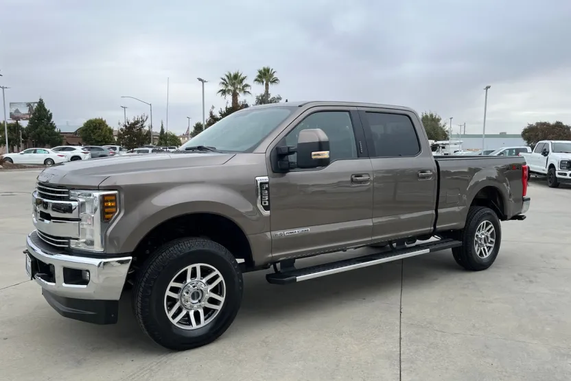 2019 Ford F-250 Lariat photo 1