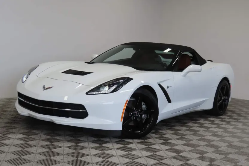 2015 Chevrolet Corvette Stingray 2LT photo 1