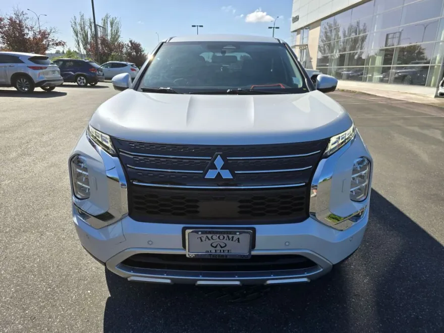 2023 Mitsubishi Outlander SE Black Edition Ralliart photo 1