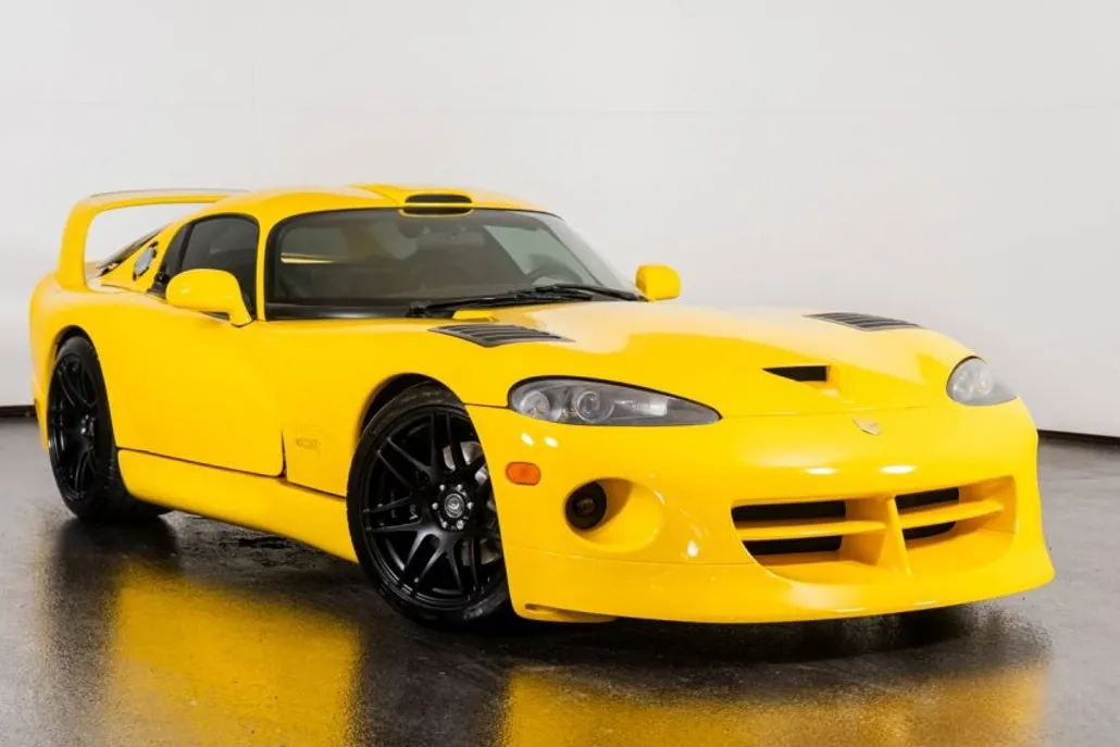 2001 Dodge Viper 10 GTS Coupe photo 1
