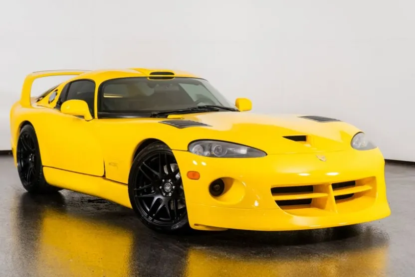 2001 Dodge Viper 10 GTS Coupe photo 1