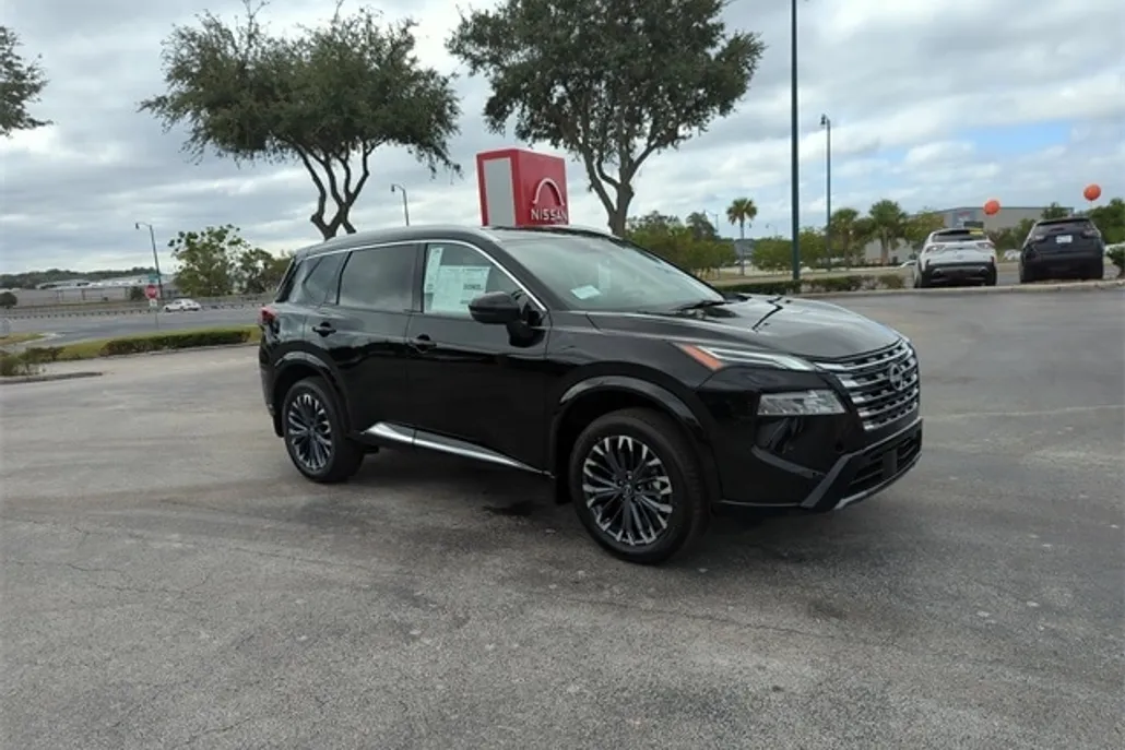2026 Nissan Rogue Platinum photo 1