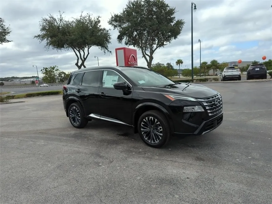 2026 Nissan Rogue Platinum photo 1
