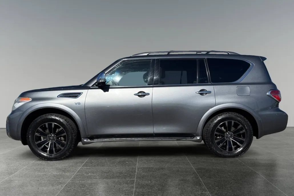 2017 Nissan Armada Platinum photo 1