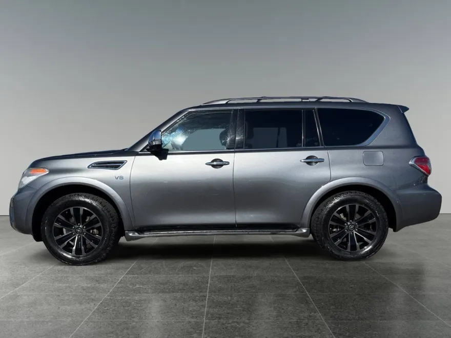 2017 Nissan Armada Platinum photo 1