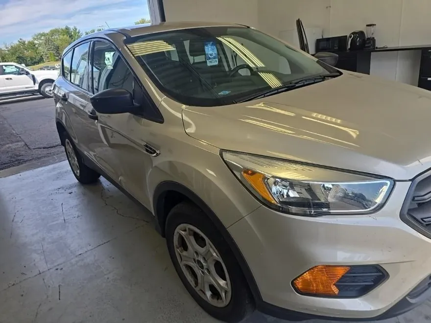 2017 Ford Escape S photo 1