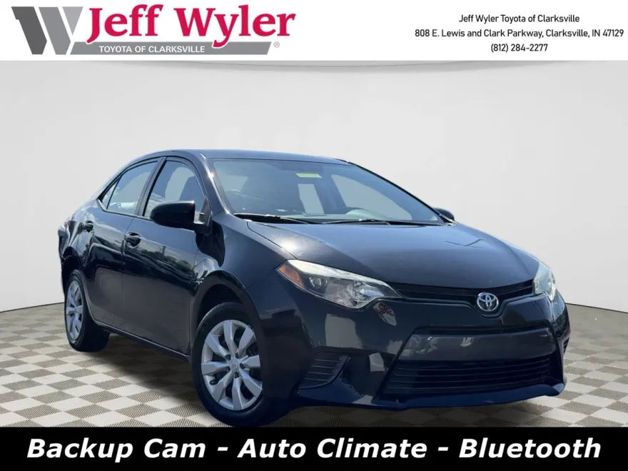 2016 Toyota Corolla LE photo 1