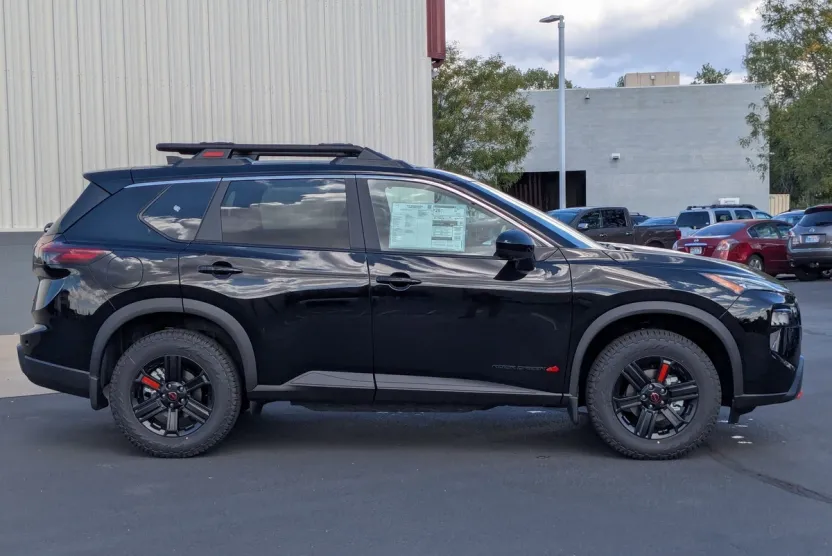 2026 Nissan Rogue SV photo 1