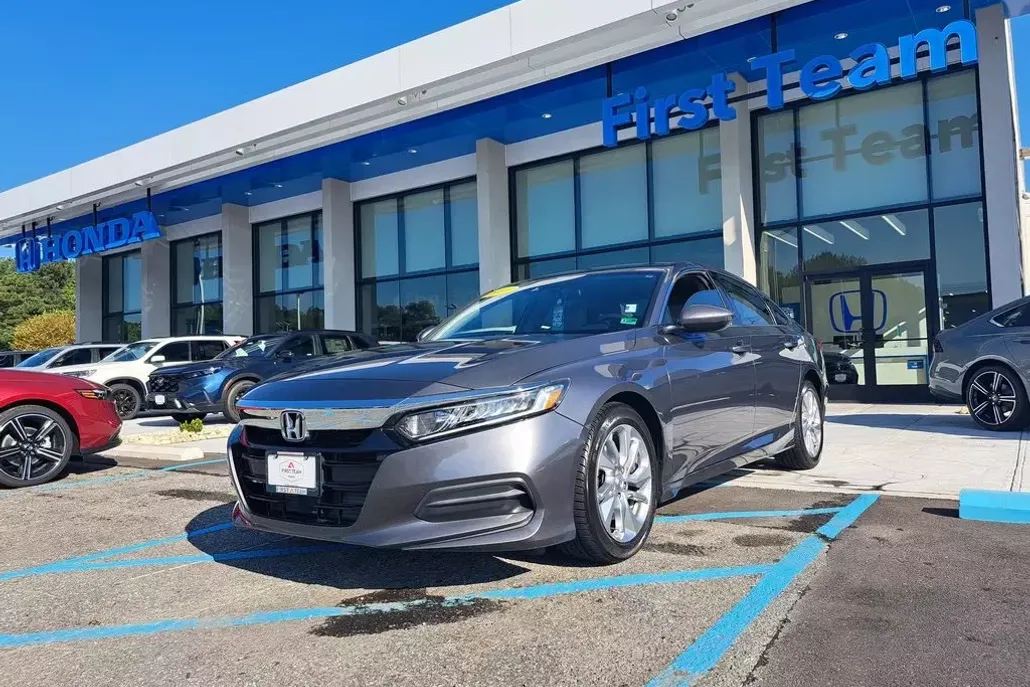2019 Honda Accord LX photo 1