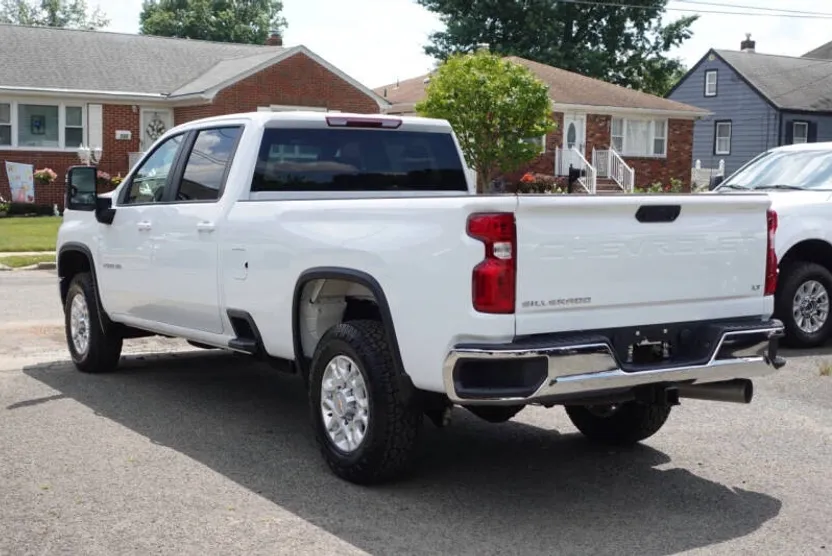 2023 Chevrolet Silverado 2500HD LT photo 1