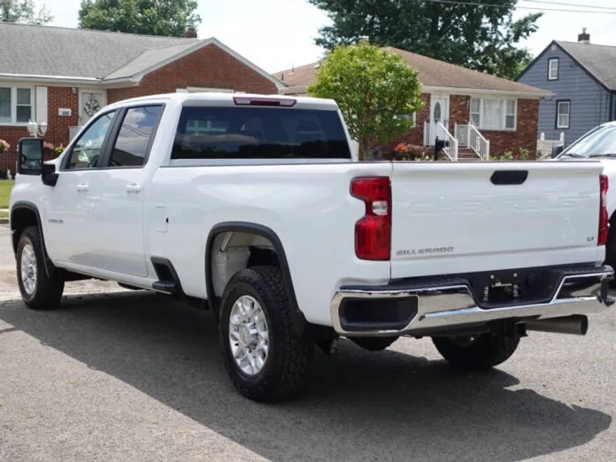 2023 Chevrolet Silverado 2500HD LT photo 1