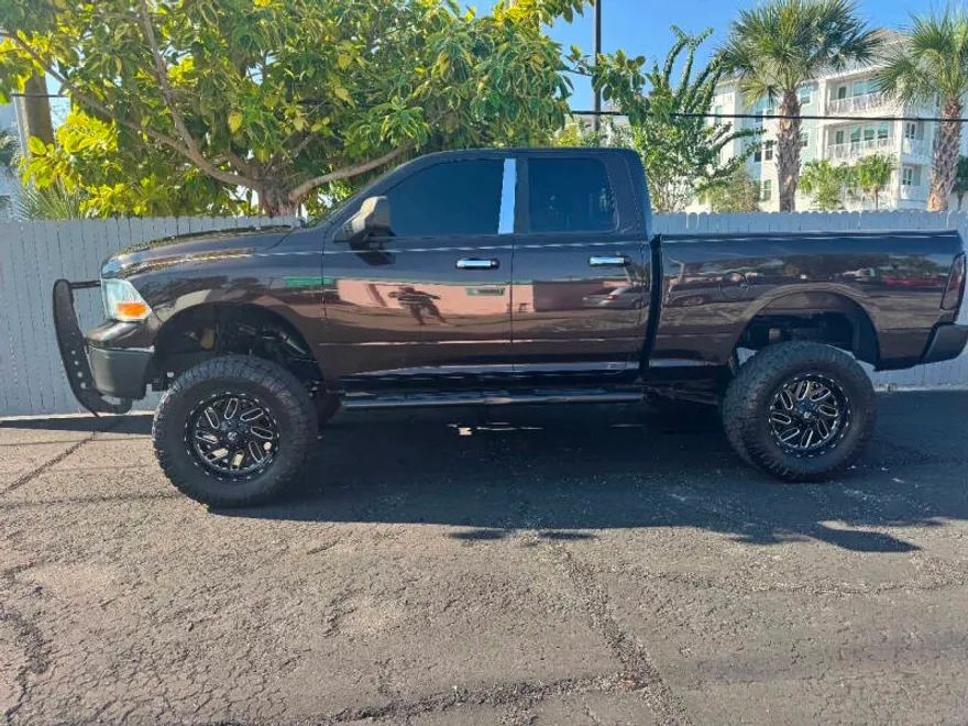 2011 Ram 1500 SLT photo 1