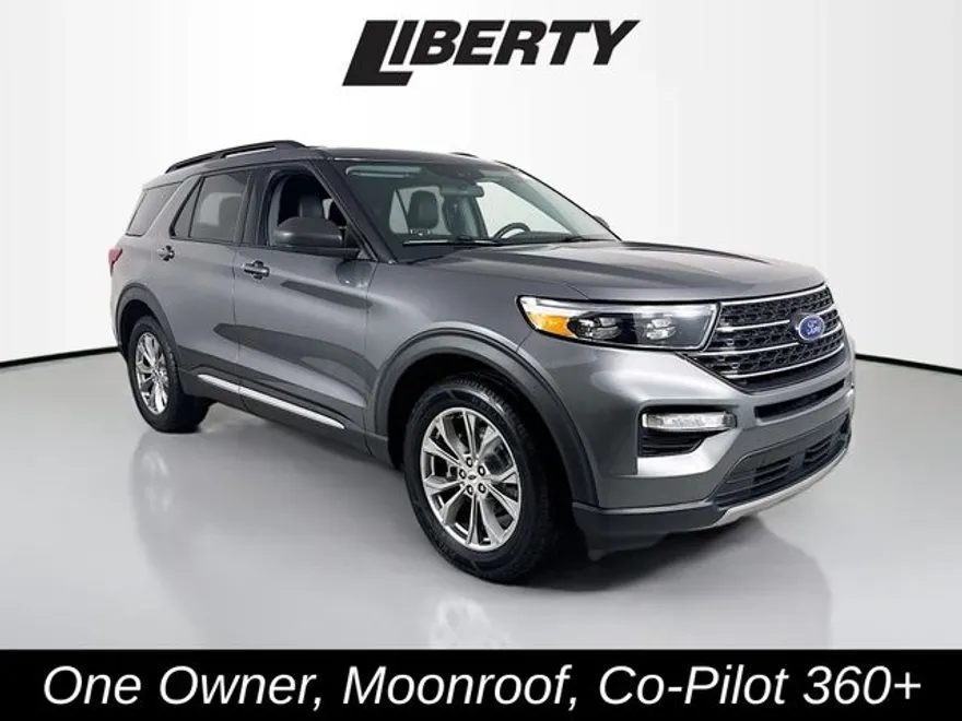 2022 Ford Explorer XLT photo 1