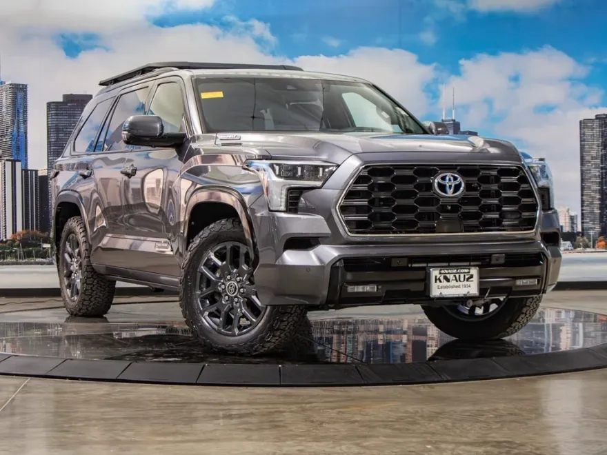 2023 Toyota Sequoia Platinum photo 1