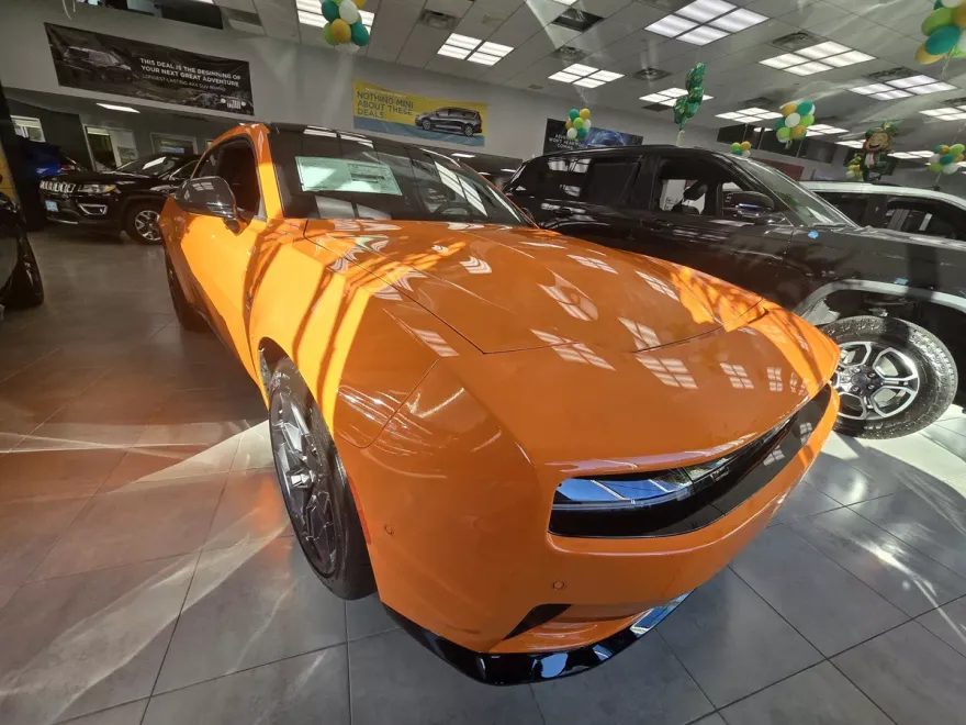 2025 Dodge Charger Daytona R/T AWD photo 1