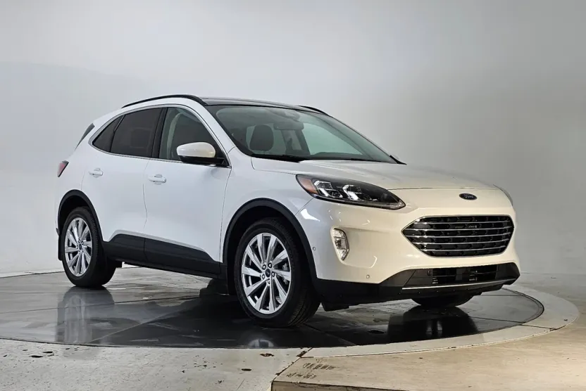 2022 Ford Escape Titanium photo 1