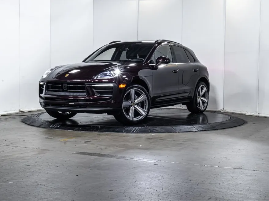 2025 Porsche Macan T photo 1