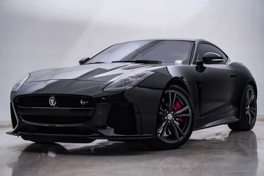 2017 Jaguar F-TYPE SVR photo 1
