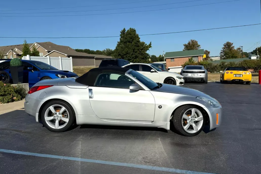 2006 Nissan 350Z Touring photo 1