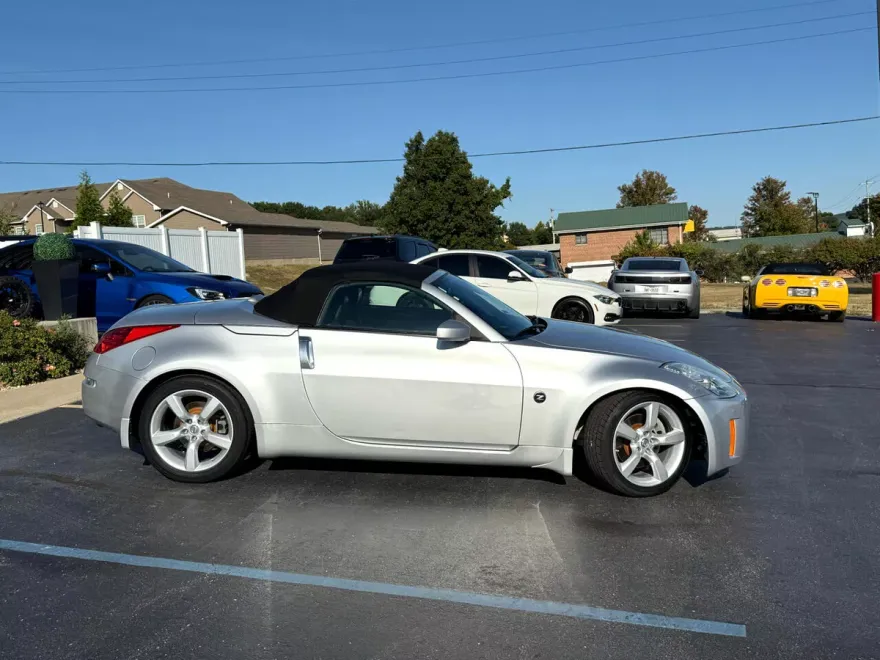 2006 Nissan 350Z Touring photo 1