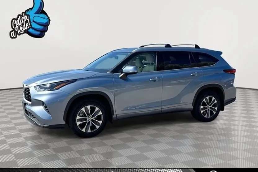 2022 Toyota Highlander XLE photo 1