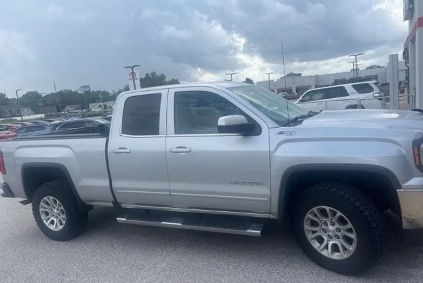 2016 Gmc Sierra 1500 SLE photo 1