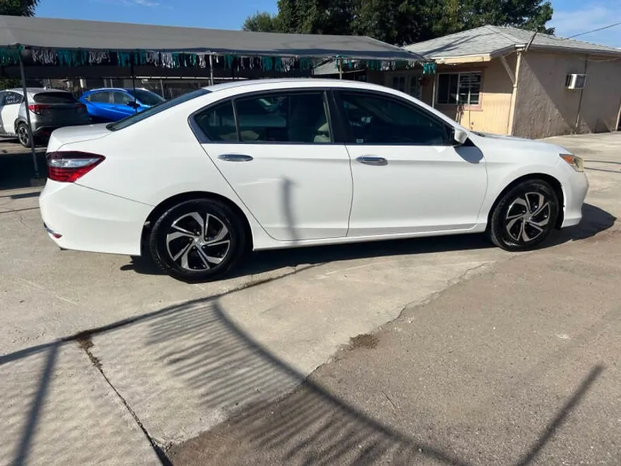 2016 Honda Accord LX photo 1