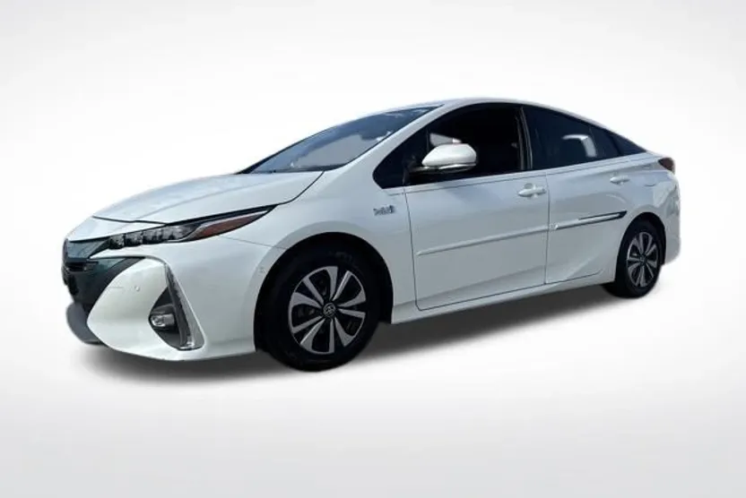 2017 Toyota Prius Prime photo 1