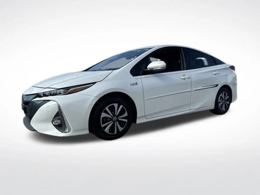 2017 Toyota Prius Prime photo 1