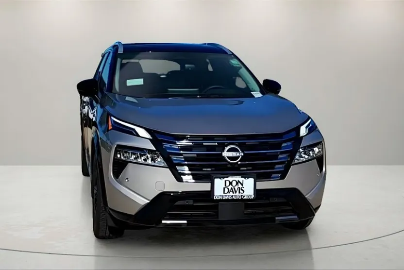 2025 Nissan Rogue Platinum photo 1