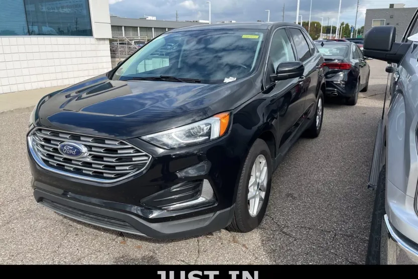 2022 Ford Edge SEL photo 1