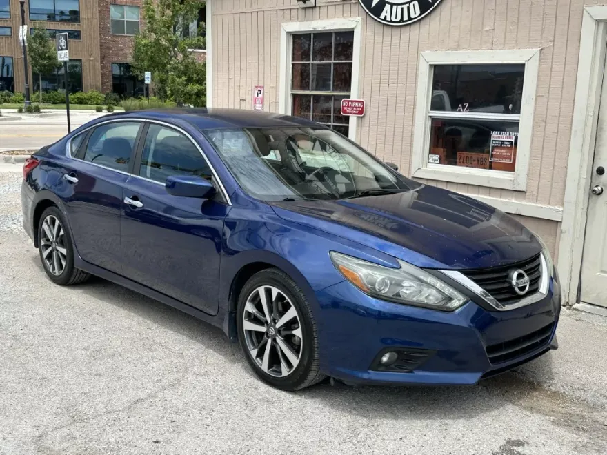 2016 Nissan Altima S photo 1